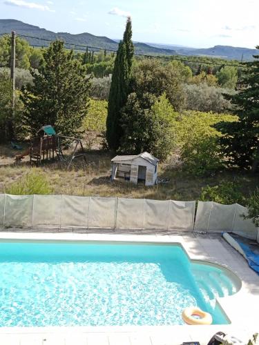 Skats, Appartement lumineux au cœur de la garrigue in Saint-Nazaire (Languedoc-Roussillon)