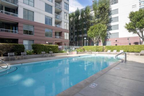 South Beach 1br w pool gym lounge nr dining SFO-1405 South Beach 1br w pool gym lounge nr dining SFO-1405