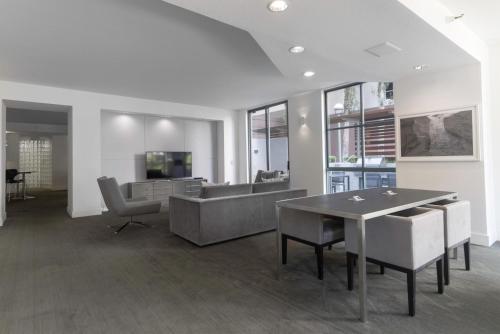 South Beach 1br w pool gym lounge nr dining SFO-1405 South Beach 1br w pool gym lounge nr dining SFO-1405