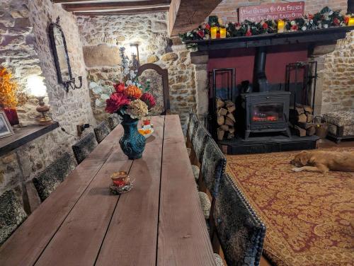 Restaurant, Chateau De Montmagner in Le Couret-Fariaux