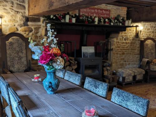 Restaurant, Chateau De Montmagner in Le Couret-Fariaux