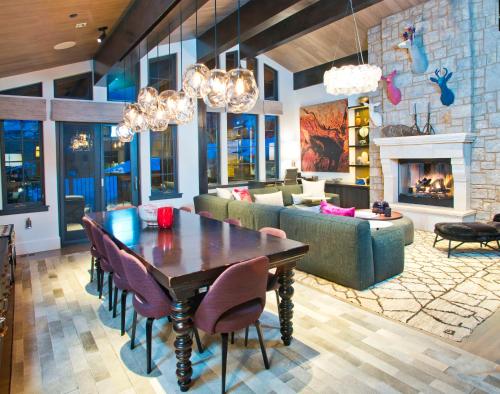 Luxurious Chalet with Private Elevator in Vail, USA