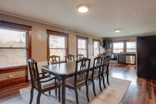 Spacious Home in Ramsay 9 Smart TVs and Pool Table! in Ramsay, USA