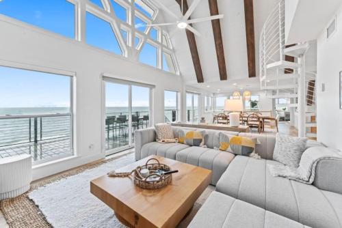 NEW - Luxury 5 br Beach Retreat