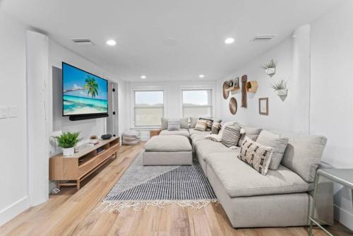 NEW - Luxury 5 br Beach Retreat