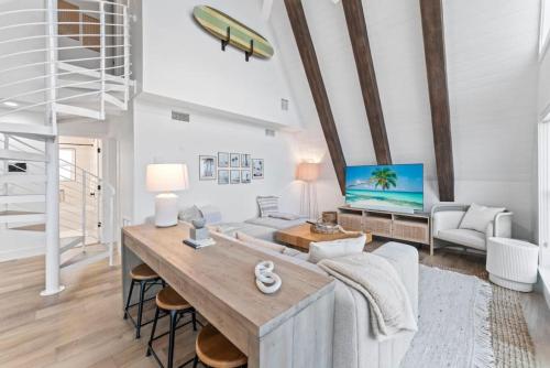 NEW - Luxury 5 br Beach Retreat