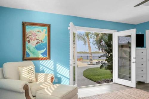 Peaceful Island Retreat - Heated Pool - Gym - Private Dock