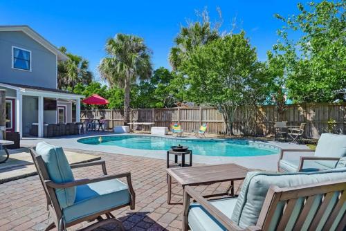 All Yours - Heated Pool - Firepit - BBQ in Jacksonville Beach, USA