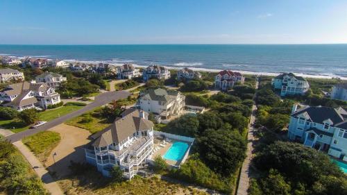 Oceanside, 7 BRs, Private Pool, Den, Rec Rm, 350 ft to Beach access, PI54, Fore Sea Suns, Corolla