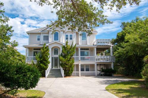 Oceanside, 8 BRs, Private Pool, Hot Tub, Close to Beach Access, PI62, Jewel of the Isle, Corolla