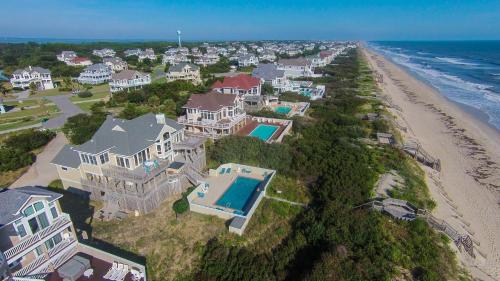 OCEANFRONT, Ocean Views, Private Pool, Private Beach Access, Foosball, PI76, Life of Reilly, Corolla (photo 3)