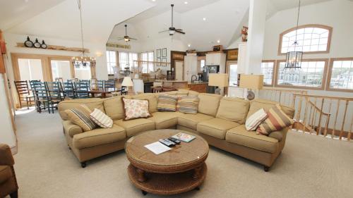OCEANFRONT, Ocean Views, Private Pool, Private Beach Access, Foosball, PI76, Life of Reilly, Corolla (photo 7)