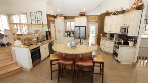 OCEANFRONT, Ocean Views, Private Pool, Private Beach Access, Foosball, PI76, Life of Reilly, Corolla (photo 8)