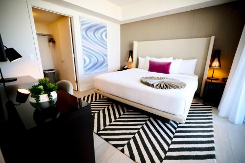 Penthouse, VIEWS VIEWS VIEWS Canal and Ocean in Hollywood, USA