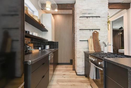 The Ridgway - 2 Apts in 1 - Great Privacy, Beautiful Space in Pittsburgh, USA