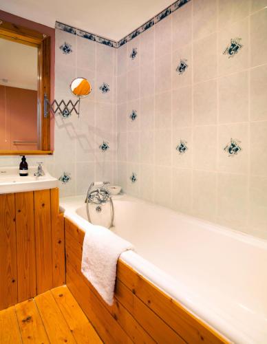 Ванна кімната, Craigadam Country House Hotel Castle Douglas in Нью Гелловей
