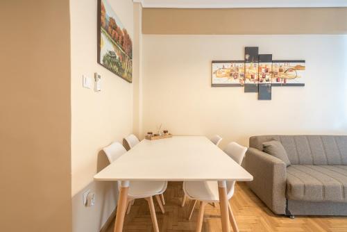 Stylish City Apartment by CloudKeys - image 4