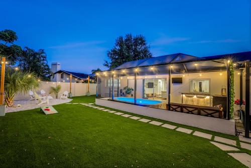 Piscina, Cozy Clearwater Getaway Beach, Spa, and Luxury in Clearwater Countryside