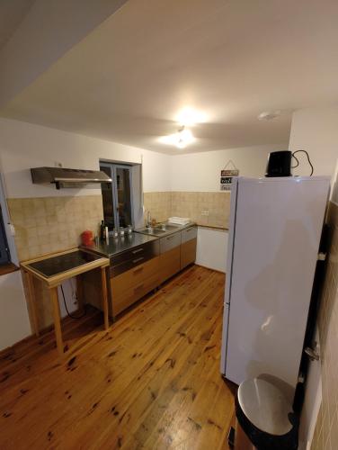 Køkken, Cosy Triplex 3 chambres in Pont-de-l'Arche