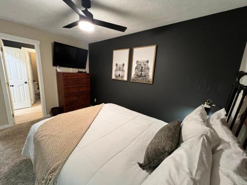 Remodeled Summit Condo at Snowshoe - Modern & Cozy in Snowshoe, USA