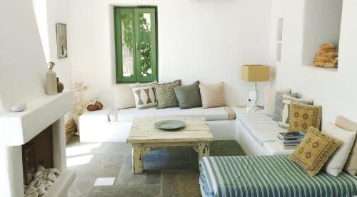 Akakies summer house with breathtaking Aegean view