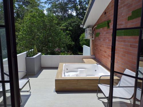 Pezsgőfürdő, HOSTERIA TERRA LUNA LODGE in Tena