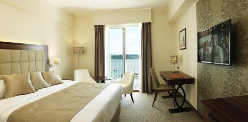 Executive Double Room with Balcony and Sea View