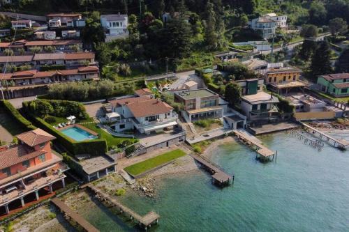  Villa Cristina - Private Beach & Pool - by HOST4U in San Felice del Benaco