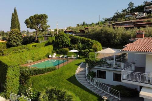  Villa Cristina - Private Beach & Pool - by HOST4U in San Felice del Benaco