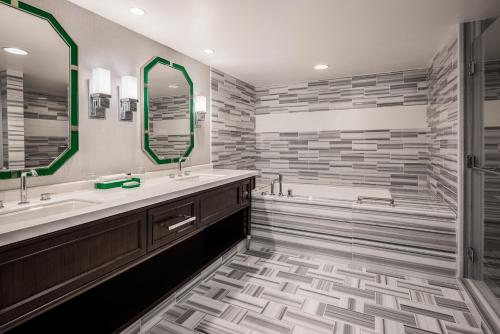 room detail thumbnail 2
