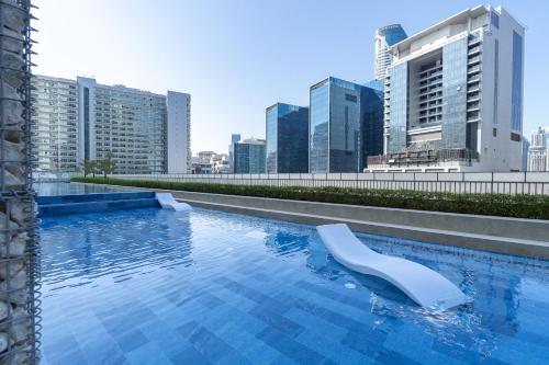 Business Bay Bliss 1 bedroom apartment - Suiteable, Dubai (Foto 7)