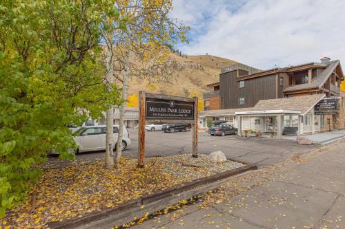 Miller Park Lodge - image 16