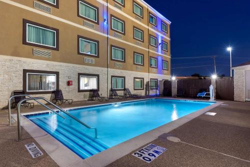View, Best Western Plus Arlington North Hotel and Suites in Grand Prairie