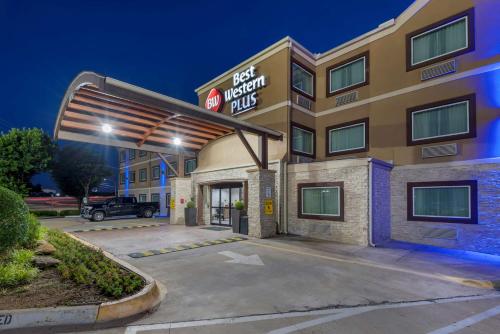 Best Western Plus Arlington North Hotel & Suites