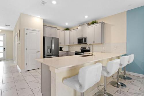 Enchanted Shanghai La 9 bedroom Home Free Resort Access thumb 2