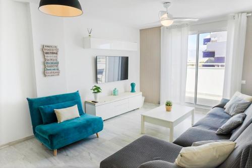 Bonito apartamento ideal para familias con piscina y pista de padel en Roquetas
