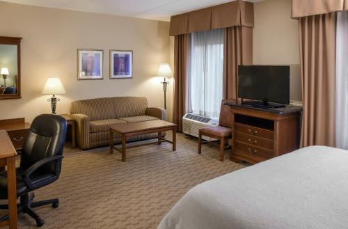 Hampton Inn & Suites Youngstown-Canfield