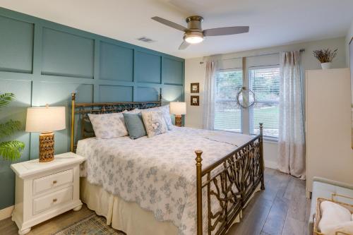 A-Frame Cottage with Deck about 5 Mi to Lake Bastrop! in Bastrop, USA