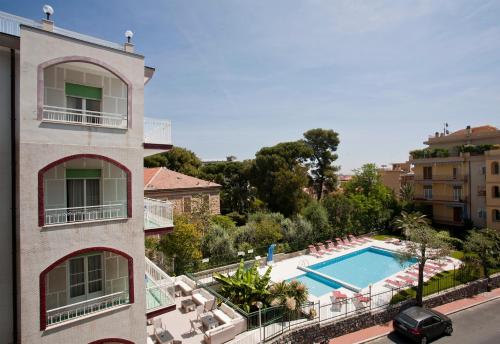 Swimming pool, Hotel Garden in Alassio