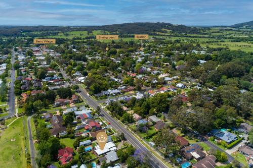 Queenberry Cottage - Jacuzzi, Village Location & 10 Mins To Beach