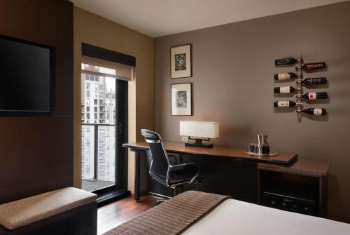 King Room image 4