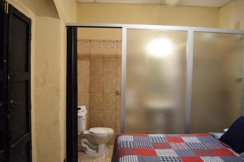 Twin Room image 7