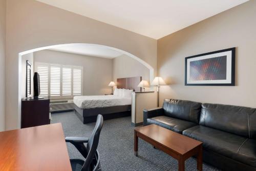 Best Western Lanai Garden Inn & Suites - image 11