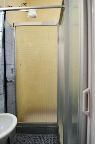 Twin Room image 5