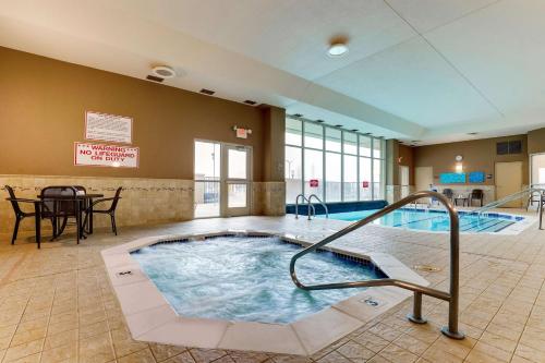 Drury Inn & Suites St. Louis Arnold - image 6