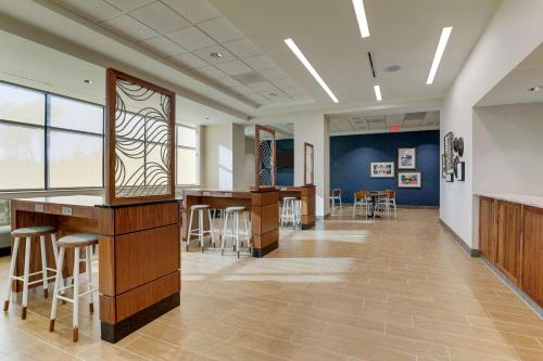 504551796 Drury Plaza Hotel Orlando - Disney Springs Area