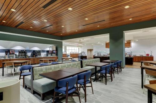 504551804 Drury Plaza Hotel Orlando - Disney Springs Area