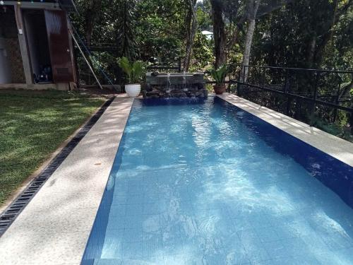 Mt Apo View Creekside Whole house with Pool by Creek Cowboys Cottage