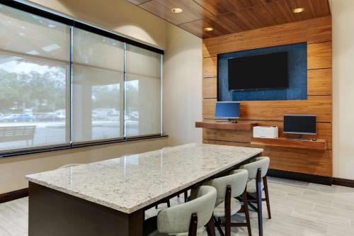 504551851 Drury Plaza Hotel Orlando - Disney Springs Area