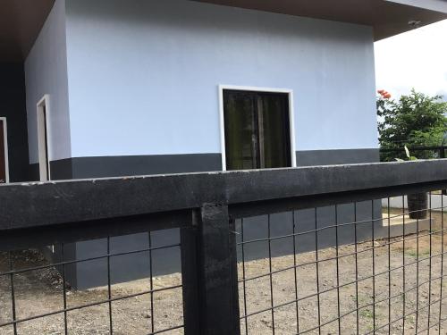 Mt Apo View Creekside Whole house with Pool by Creek Cowboys Cottage